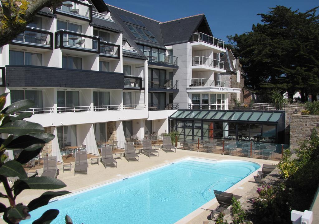 Le Churchill Hotel & Spa Carnac Exterior foto